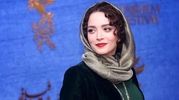 عکس یادگاری بهنوش طباطبایی و دانشجوهایش در دانشگاه 