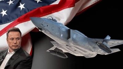 انتقال دو فروند سوخو ۵۷ جدید به پایگاه هوایی + عکس