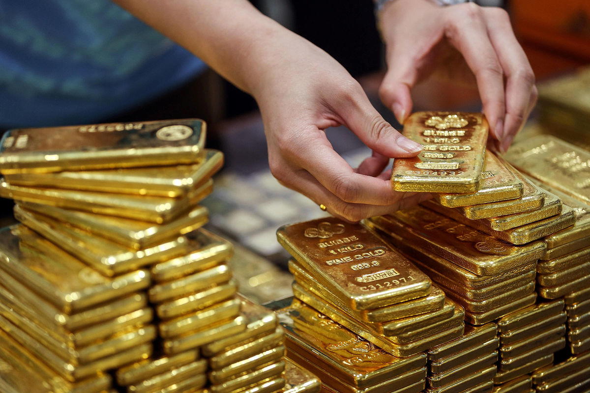 سقوط طلای جهانی؛ آرامش نسبی در بازار ارز ایران