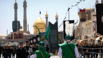 تصویری از محمودکریمی در آغوش رهبر انقلاب که پر بازدید شد