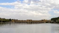 رهاسازی آب در زاینده‌رود در اوج بحران آب؛ علت چیست؟