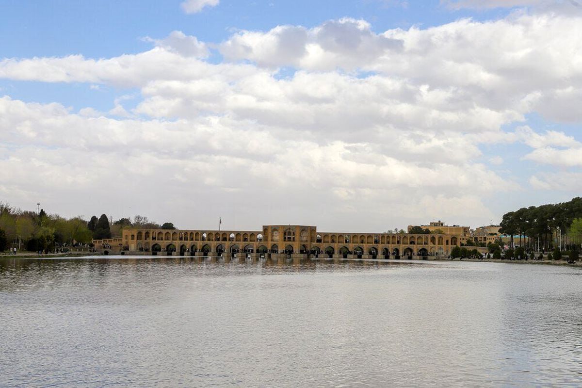 زایندهرود پرآب شد