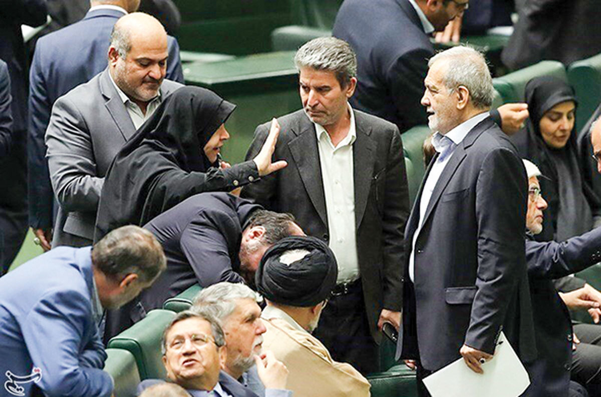 دود سفید‌ در روز اول| حاشیه‌های جلسه‌ نخست بررسی وزرای پیشنهادی