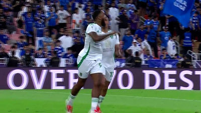 گل سوم الاهلی به الهلال توسط فراس (لیگ نخبگان آسیا)
