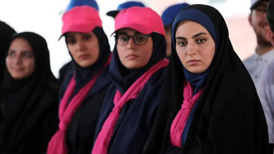 سفر در زمان؛ تصویری از نسیم باقریان در اتاق گریم سریال بچه مهندس 3