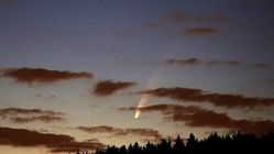 تصویری زیبا و دیدنی از دنباله‌دار نئوواز بر فراز کردکوی، گلستان + عکس