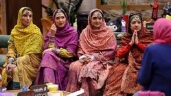پشت صحنه خانوادگی جوکر۲؛ تصاویر یادگاری بازیگران در اتاق گریم