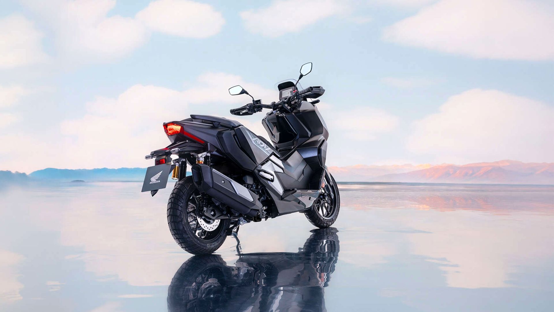 عقب اسکوتر هوندا ADV350
