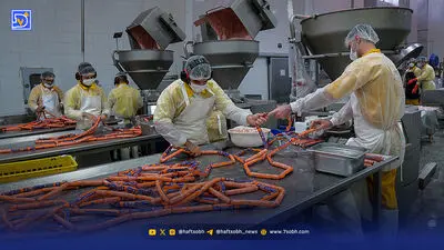 در چابهار دریا فراوان است و آب خانه‌ها کمیاب