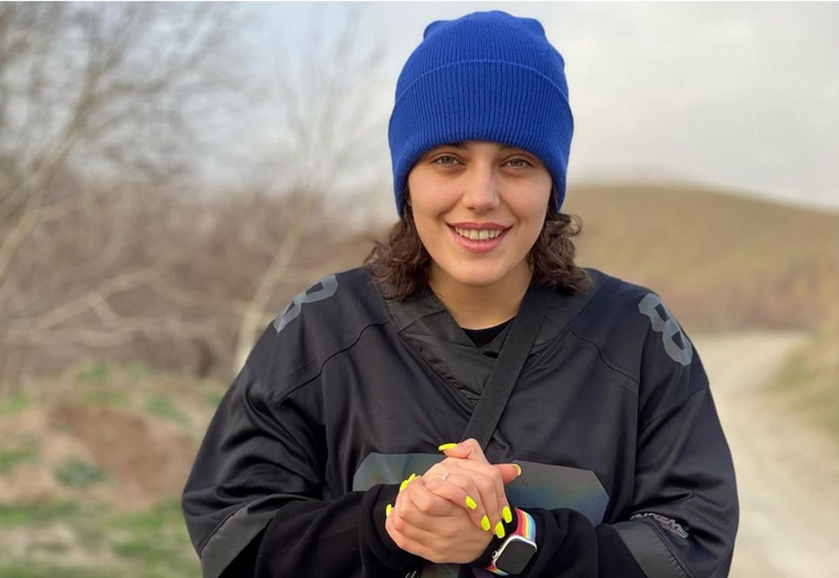  بیوگرافی ثنا صادقی بازیکن خوشگل و چشم تیله‌ای پرسپولیس تهران+عکس‌های شخصی