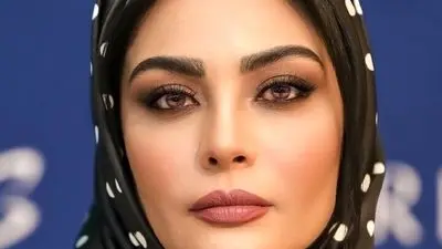 صحرا اسدالهی: مادرم گوشواره اش را فروخت تا من یک جفت کفش زرشکی با یک مقنعه نو بخرم