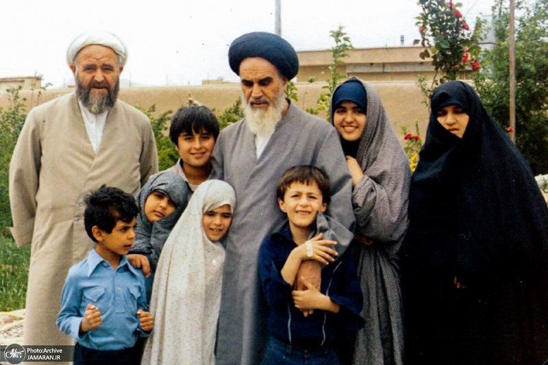 نوه امام خمینی در خارج از کشور چه کاره است؟