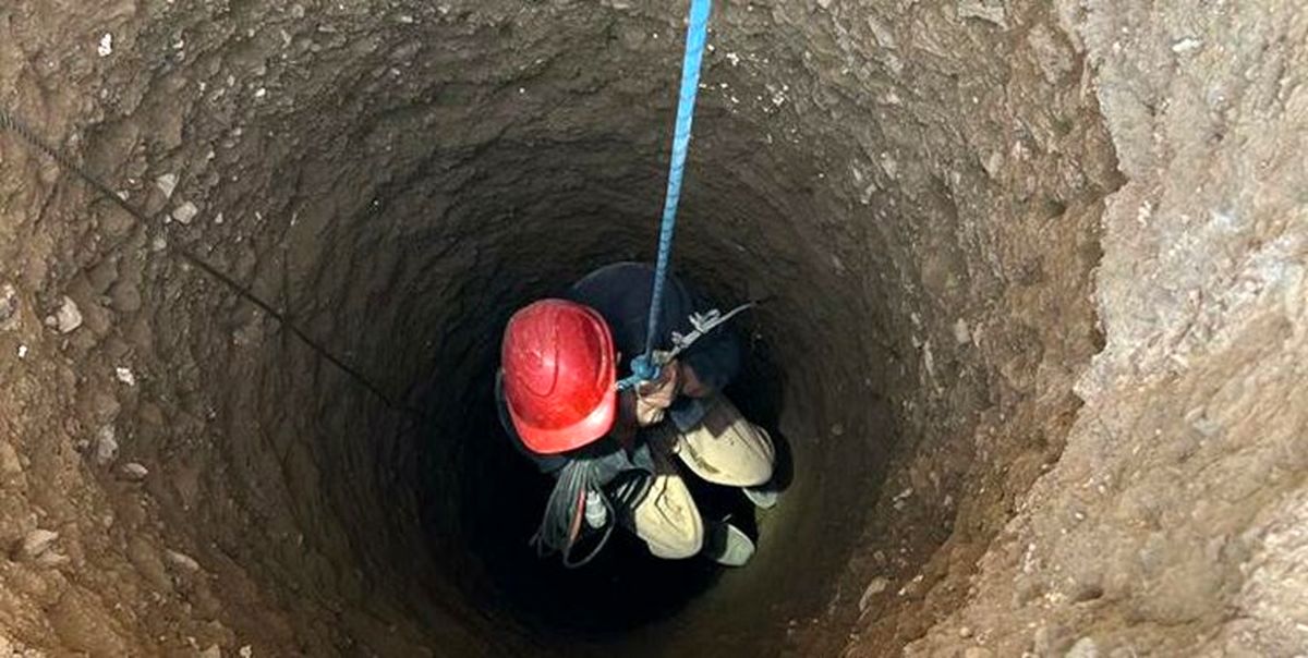 سقوط مرگبار کارگر به داخل چاه در خیابان پیروزی