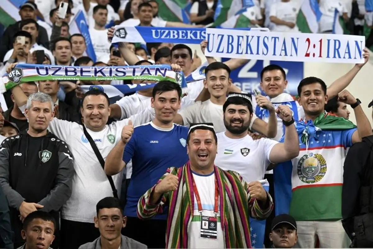 شور و هیجان هواداران ازبکستانی در بدو ورود به فرودگاه امام (ویدیو)