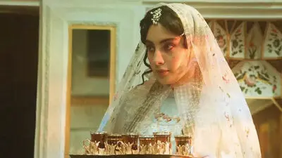 دکوراسیون مینیمال منزل نرگس محمدی و علی اوجی در ونک