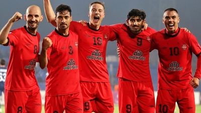 شجاع خلیل زاده: اسکوچیچ در تراکتور، قدرت کنترل رختکن را دارد