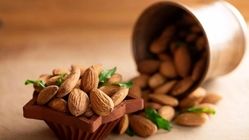 با بادام، ویتامین E را وارد برنامه غذایی خود کنید