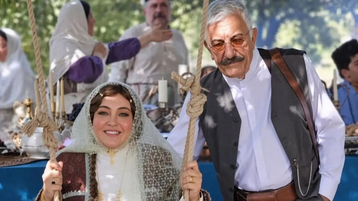 بیوگرافی رزیتا غفاری بازیگر نقش افتخارالملوک در بامداد خمار + عکس خارج از سریال