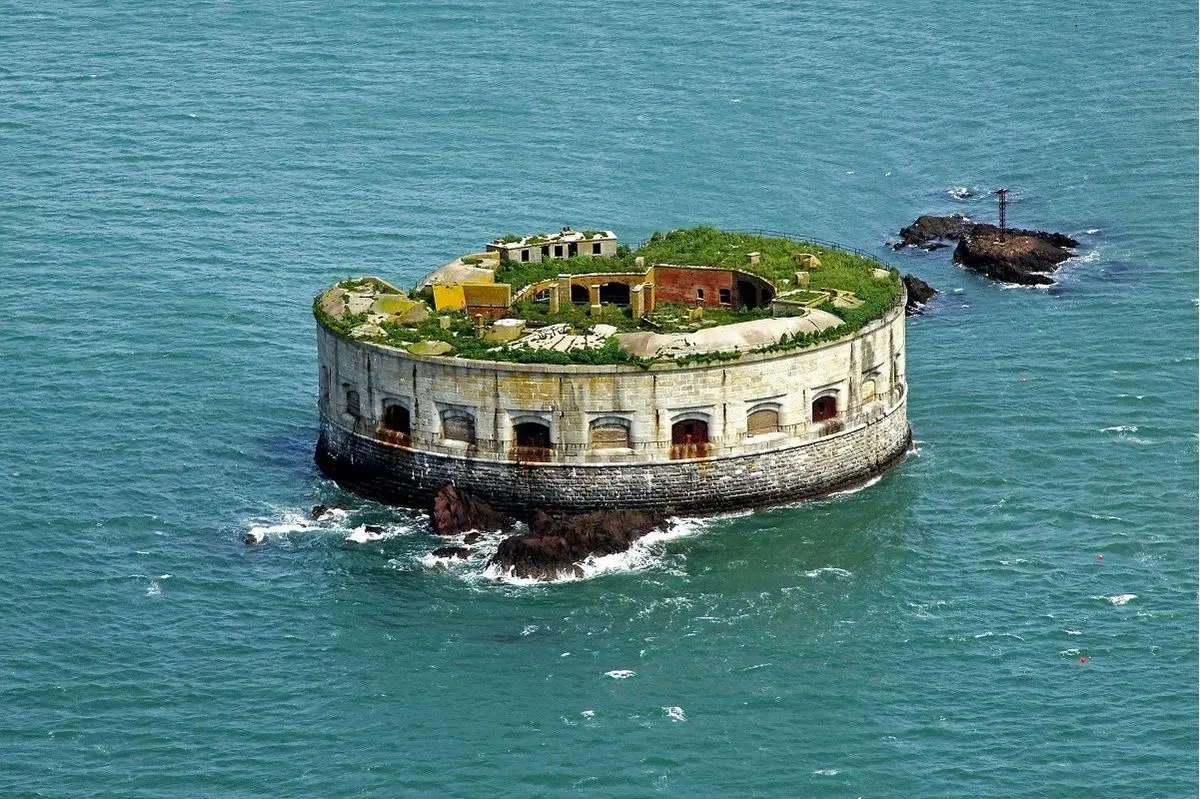 جزایر متروک بریتانیا را ببینید (گزارش تصویری)