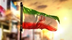  نصب پرچم ایران بر ساختمان‌های مورد اصابت رژیم صهیونیستی در تهران + ویدئو