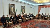 سالگرد شهادت ابراهیم رئیسی همراه با حضور خانواده شهیدان‌ پرواز اردیبهشت در ورزقان (ویدیو)