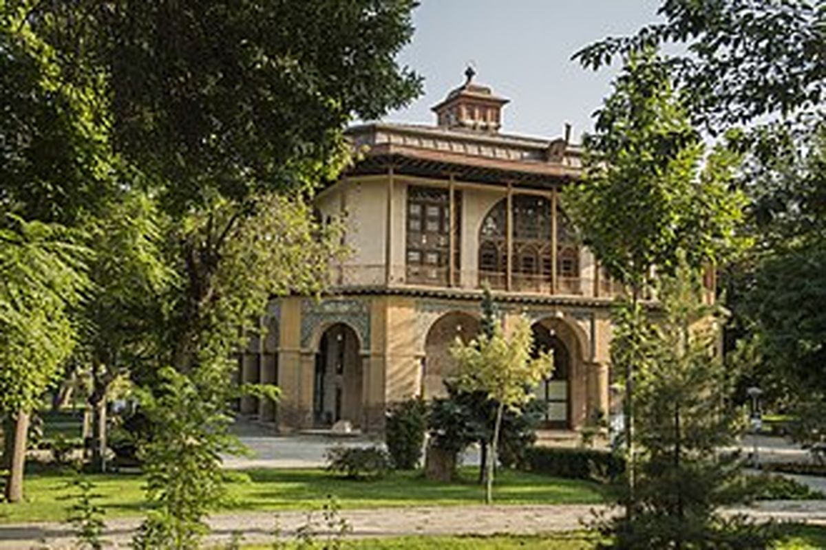 اینروزها قزوین، شهری در حوالی تهران، به سوژهای محبوب در شبکههای اجتماعی تبدیل شده
