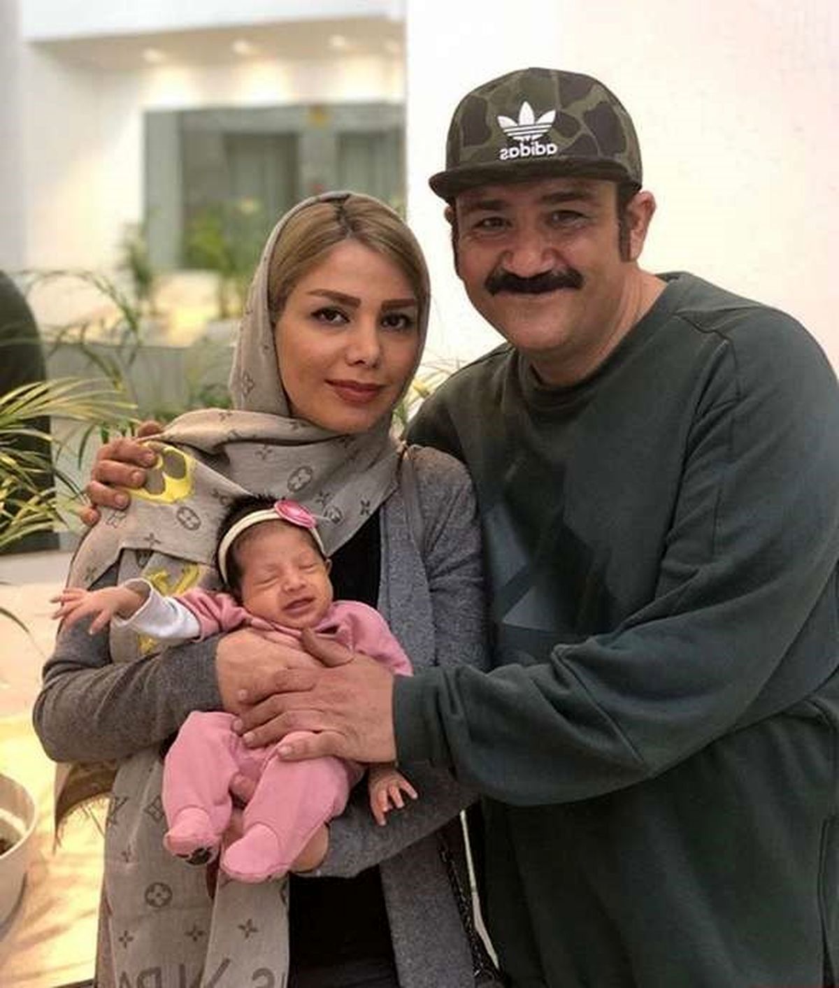 آرزو غفوریان