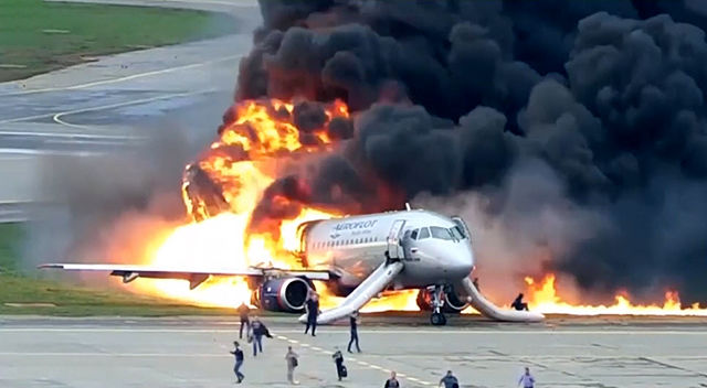 یک هواپیما با مسافرانش در مهرآباد آتش گرفت!