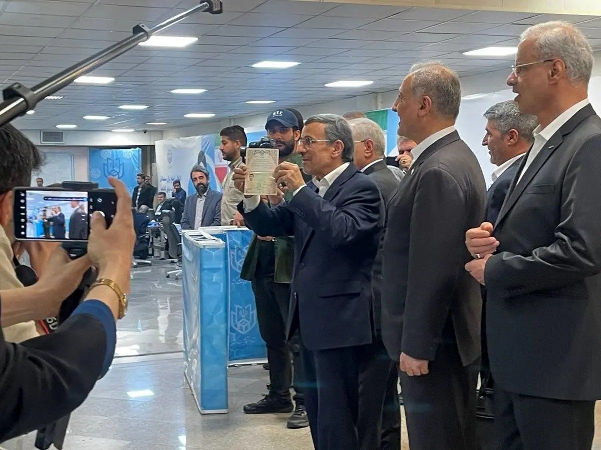 احمدی‌نژاد سَنَد رو کرد؛ من در حصر نیستم