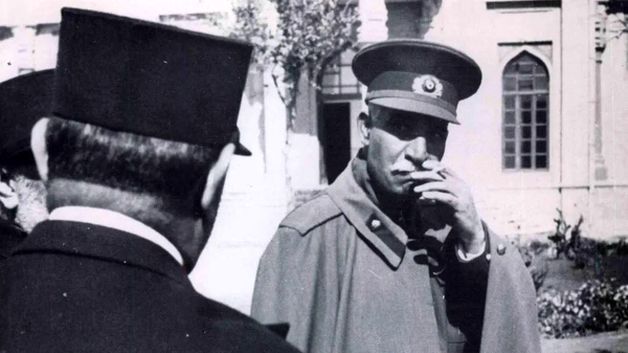 سفر در زمان | شب قبل از انقراض قاجاریه در زیرزمین خانه رضاخان چه گذشت؟