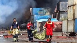 لحظه عملیات آواربرداری و جست‌وجوی گم‌شدگانِ بندر شهید رجایی (ببینید)