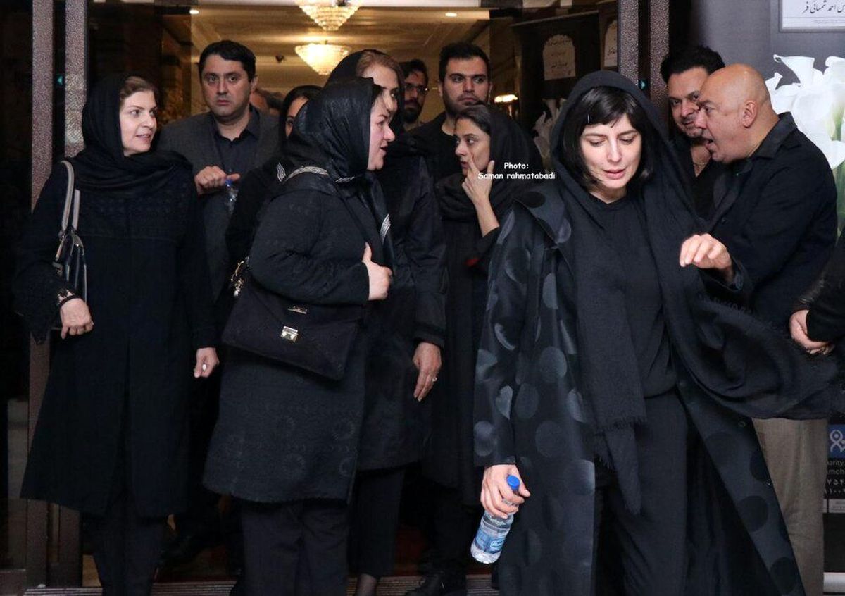 ببینید| قرآن خواندن لیلا حاتمی در مراسم ختم رضا داوودنژاد