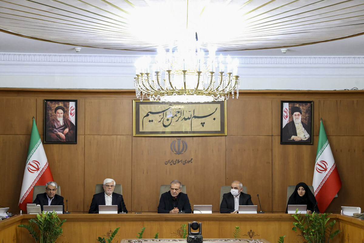 از وعده پرداخت مطالبات پرستاران و گران نشدن بنزین تا فیلترینگ و رجیستری آیفون، مدیریت تنش با آمریکا و وفاق ملی