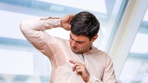 مصرف چه گیاهانی به کاهش عرق کردن بدن در تابستان کمک می‌کنند؟