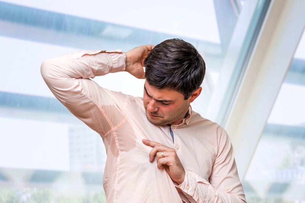 مصرف چه گیاهانی به کاهش عرق کردن بدن در تابستان کمک میکنند؟