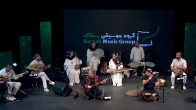 اپرا زنده است، چون رشید آواز می‌خواند