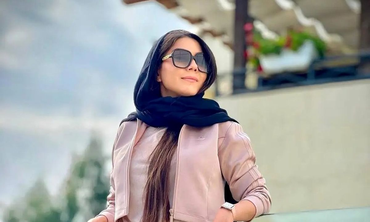سفر در زمان؛ آزاده زارعی ستاره آوای باران در کنار خانواده‌اش
