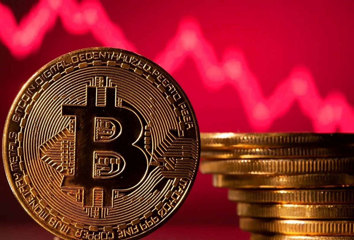 سقوط ۲۱۷ میلیارد دلاری بازار رمزارزها؛ بیتکوین زیر ۱۰۰ هزار دلار سقوط کرد