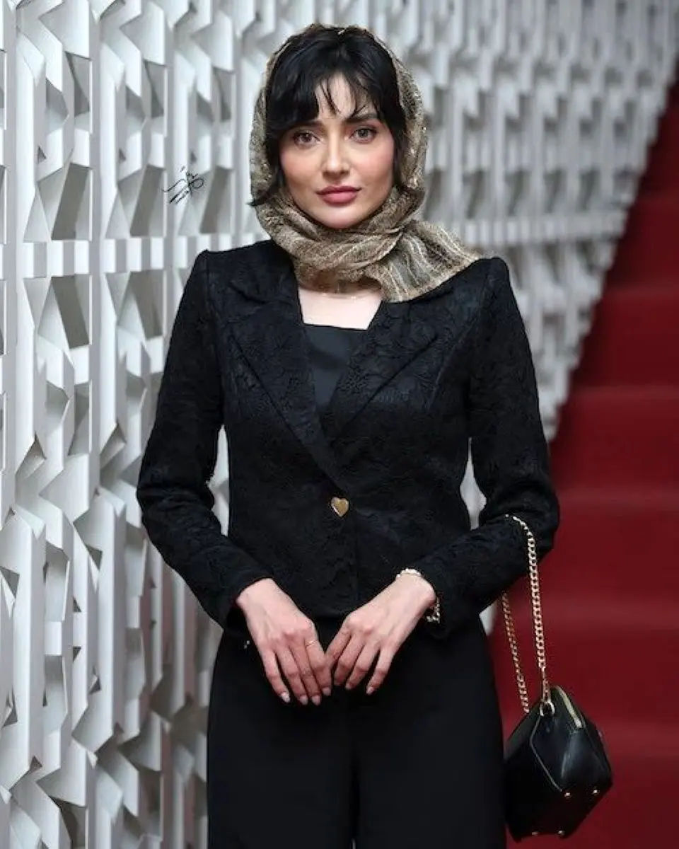 بیوگرافی نورا محقق3