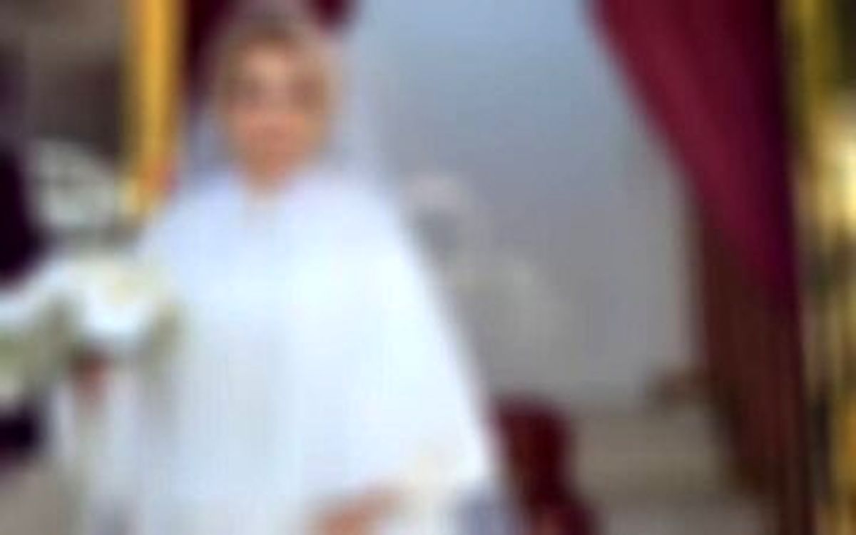 پشت پرده ویدئو جنجالی آرایش عروس ۱۴ساله 