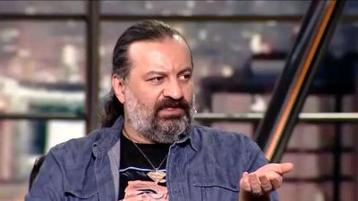 مهراب قاسم‌خانی و کلکسیونی از گربه‌ها و سگ‌ها در خانه‌اش!