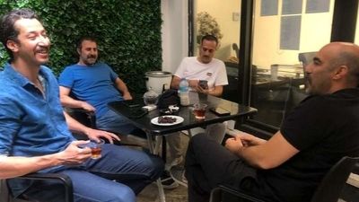 بغض هومن حاجی‌عبداللهی برای پسرش؛ لحظه احساسی که دل همه را لرزاند+ فیلم