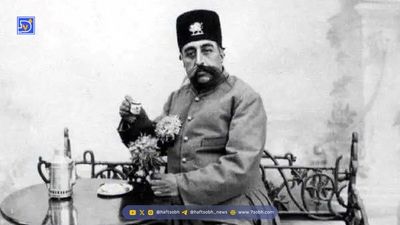 دور دور قاجاری؛ مظفرالدین‌شاه و نوه‌اش در نخستین اتومبیل وارداتی ایران