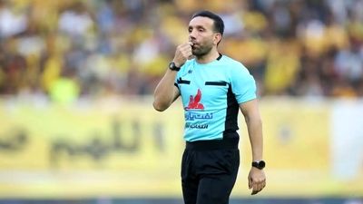 خطر از بیخ گوش گل گهر گذشت؛ آغاز نیمه دوم بازی سیرجان با ۱۶ دقیقه تاخیر