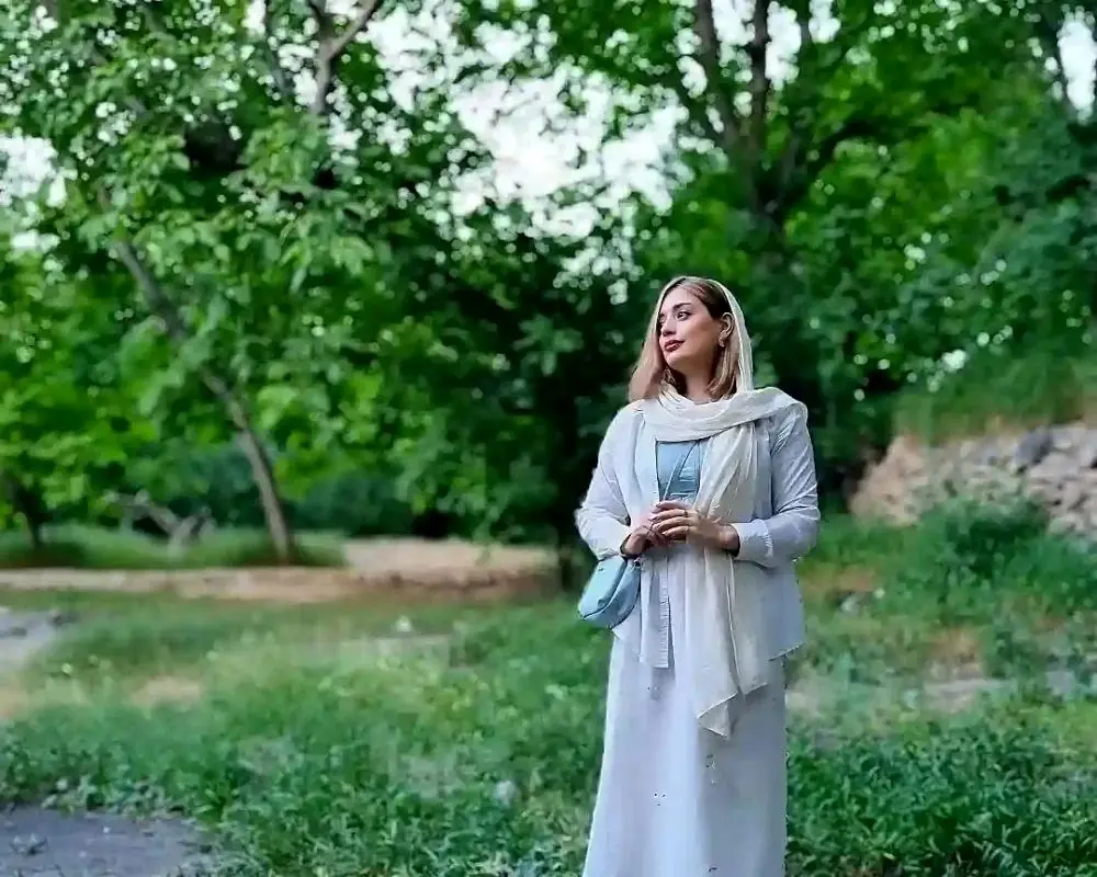 ناهید محمودی در دل طبیعت 1