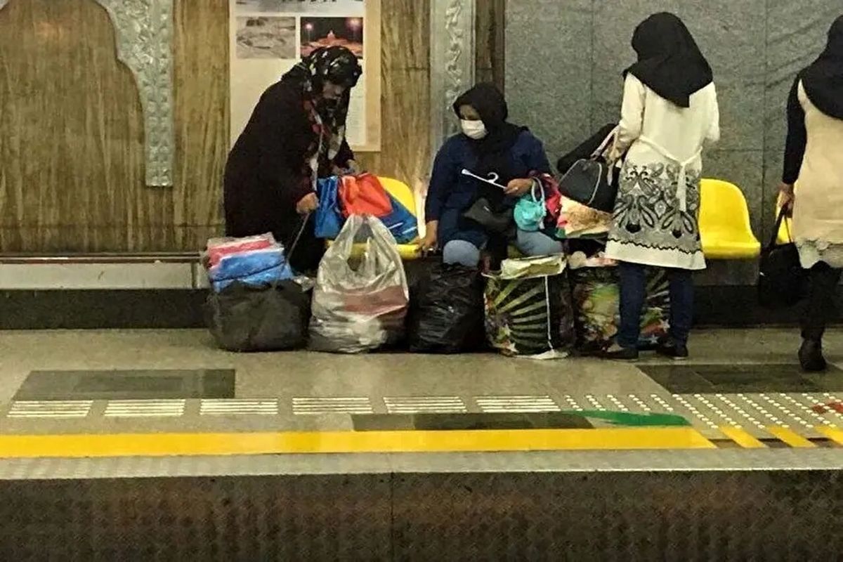 ۲۷۰۰ دستفروش در متروی تهران شناسایی شد!