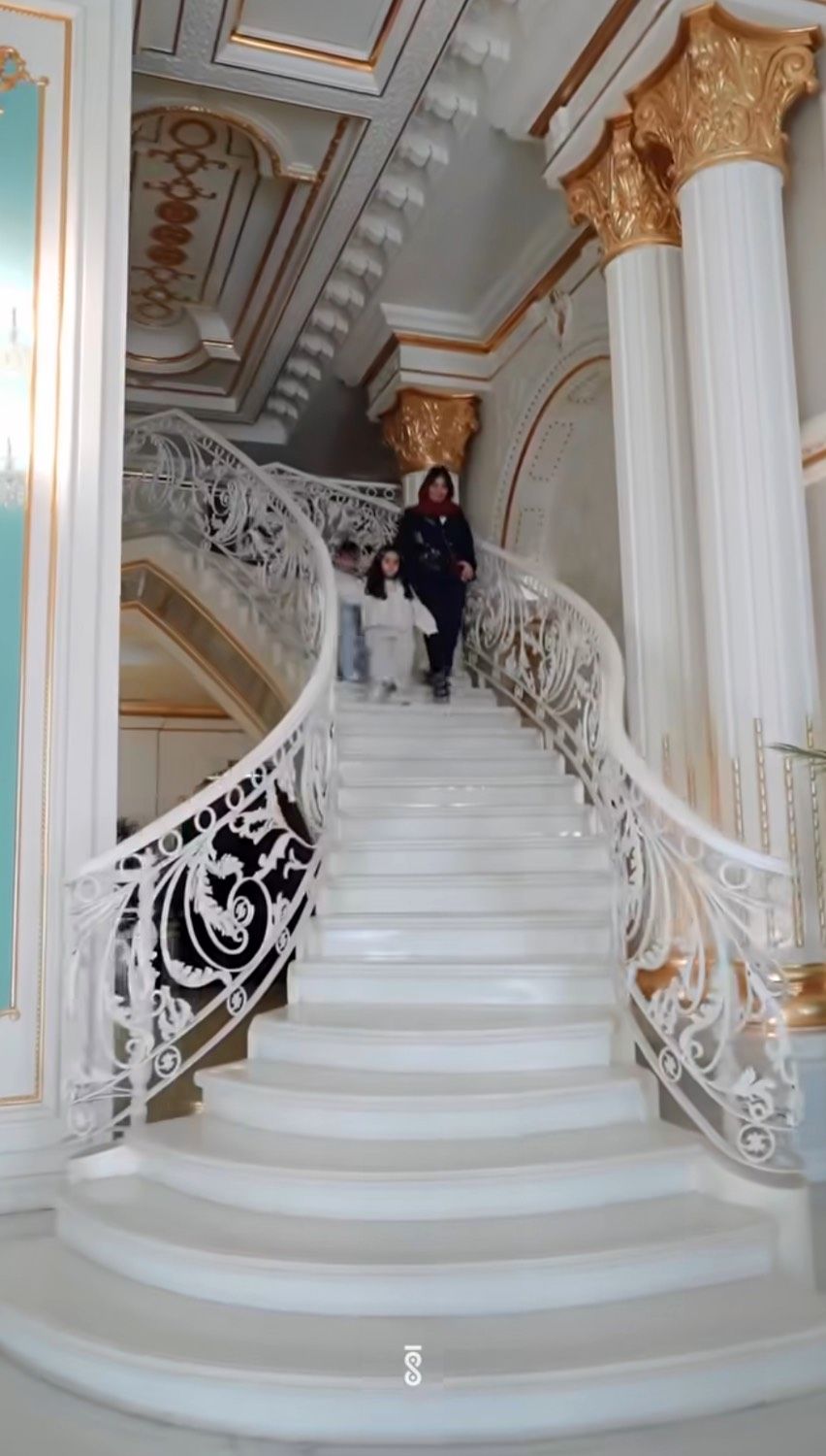 ffa82655-9840-48e9-9527-28d2634cffa5