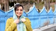 عکس‌العمل باحال و جذاب نازنین بیاتی هنگام خواندن اسمش توسط علیرضا قربانی در کنسرت (ویدیو)