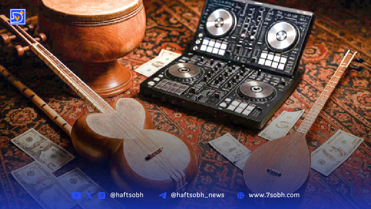 فالش‌نوازی با دلار