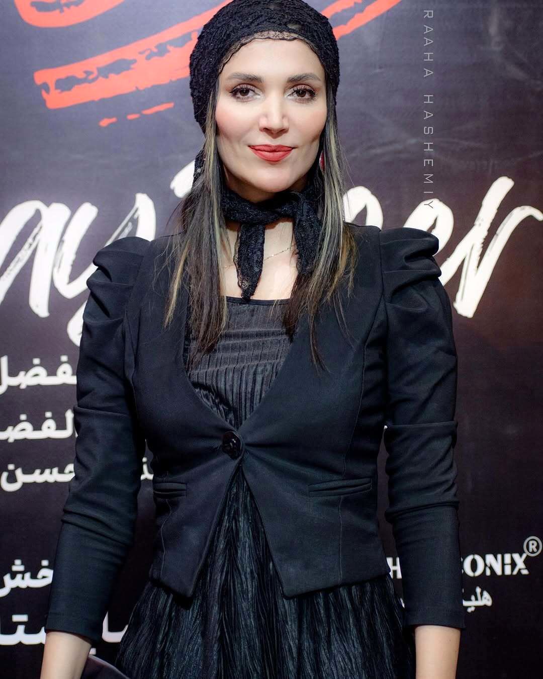 مونا سعیدپور